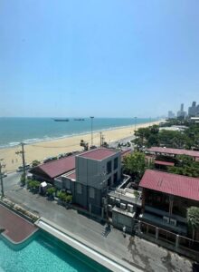 2bedrooms beachfront condominium for sale in Jomtien pattaya