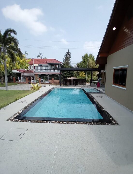 Large Pool Villa in Pattaya for Sale29