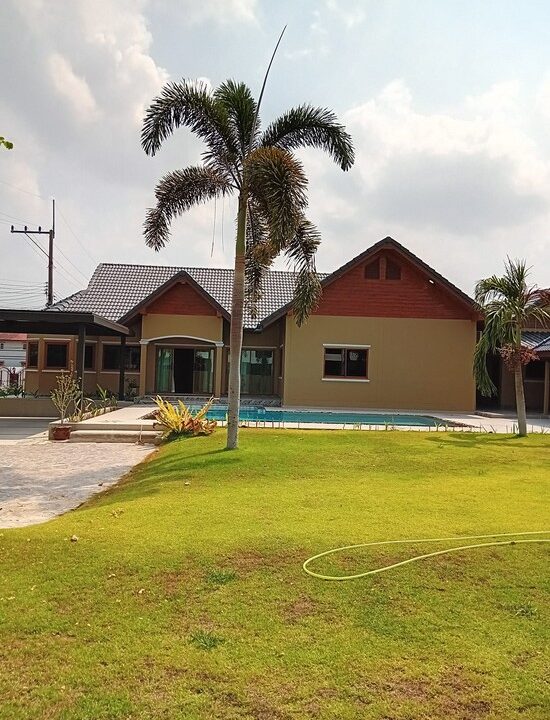 Large Pool Villa in Pattaya for Sale30