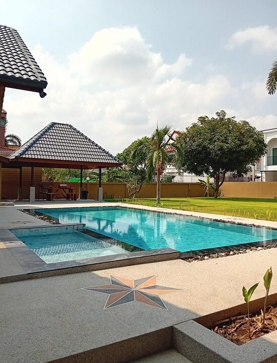 Large Pool Villa in Pattaya for Sale7