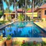 Large Pool Villa for Sale in Pattaya 3bedrooms 4bahrooms 2livingrooms