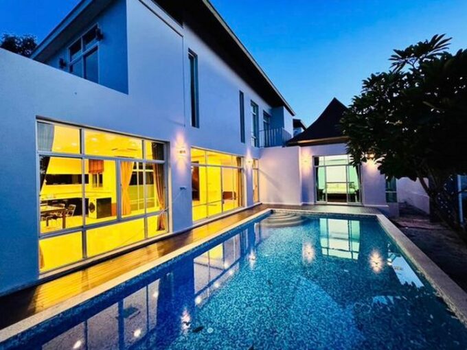 Modern Style Pool Villa for Sale in Pattaya