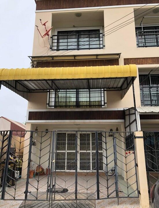 townhouse pattaya city side for sale