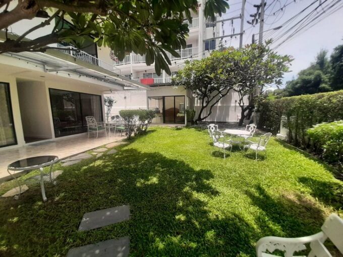 House near pattaya beach for sale