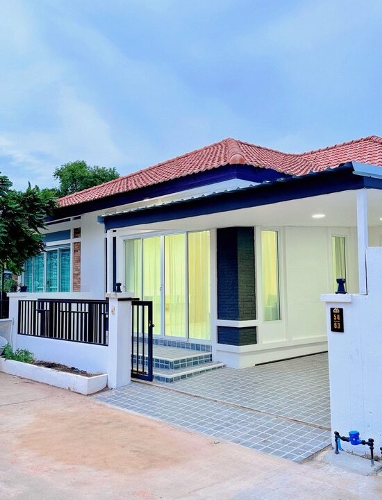 Semi Detached House in Pattaya for Sale1