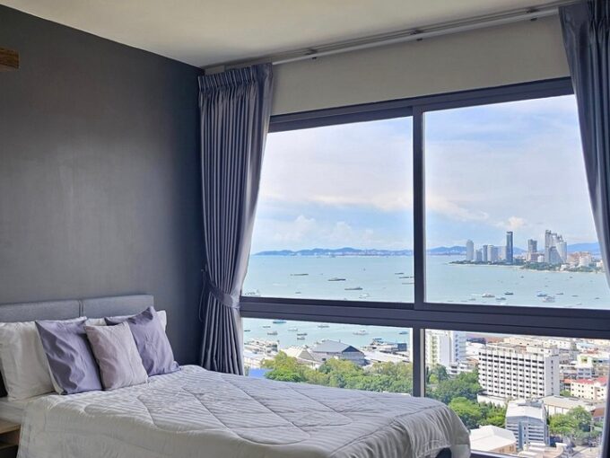 Unix South Pattaya on high floor with Pattaya Bay View