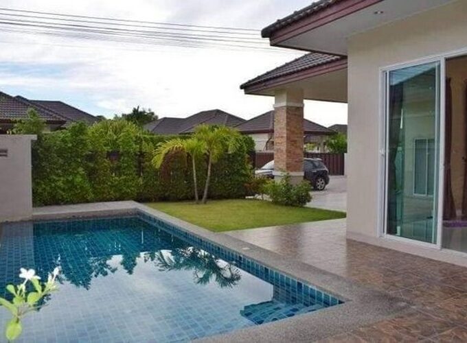 house with private swimming pool in garden ville village Pattaya for sale