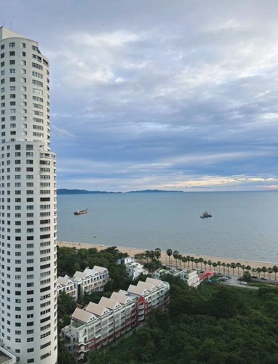 Beachfront Condominium in Jomtien Pattaya for Sale12