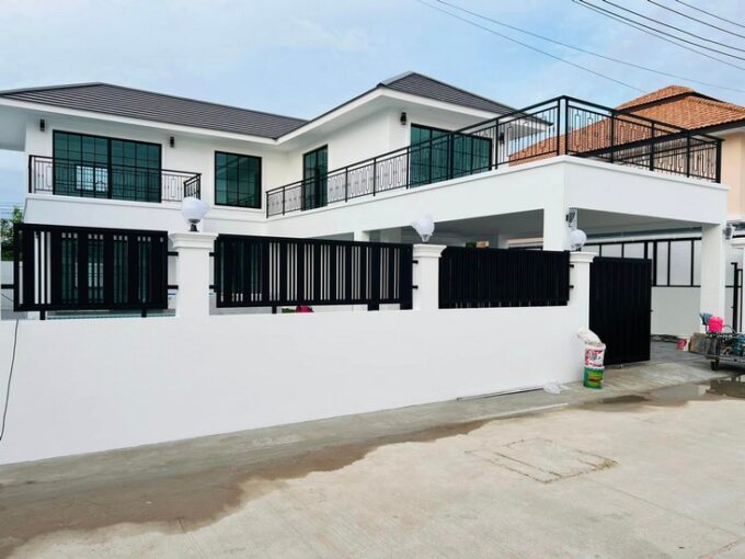 Pool Villa in Pattaya for Sale