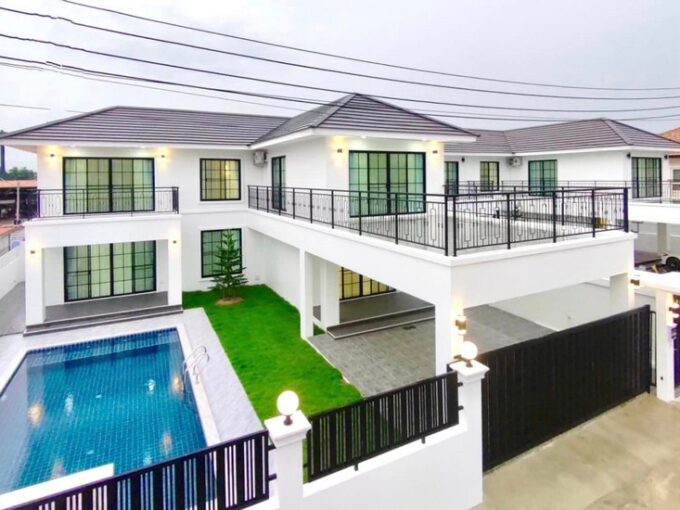 Pool Villa in Pattaya for Sale