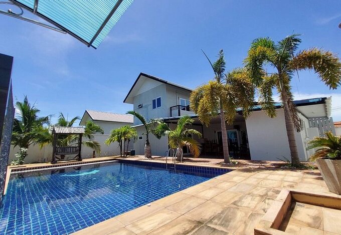 Pool Villa in Bang Saray for Sale