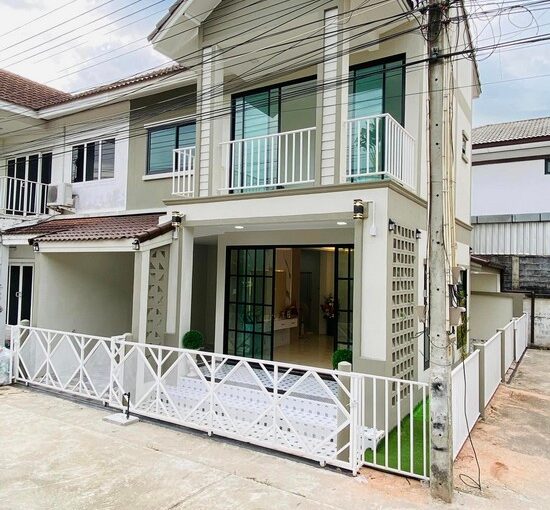 Townhome Pattaya, single-family residence, Townhouse Pattaya, four bedrooms, two bathrooms