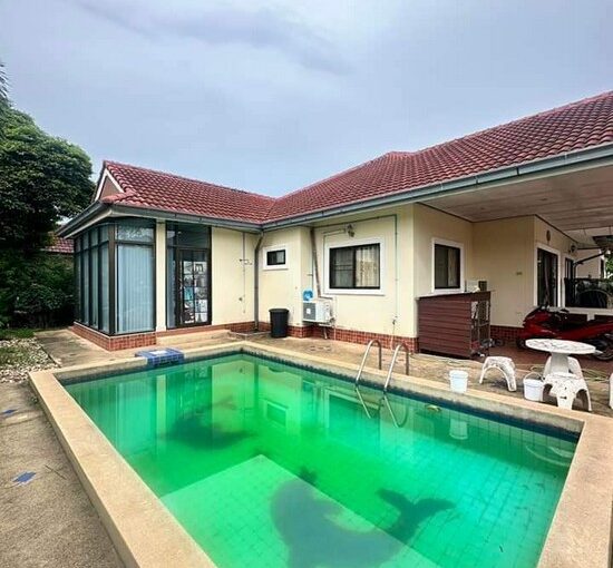 Pool Villa Bang Saray Pattaya, residence featuring a private pool, 120 square wah, 3 bedrooms, 2 bathrooms