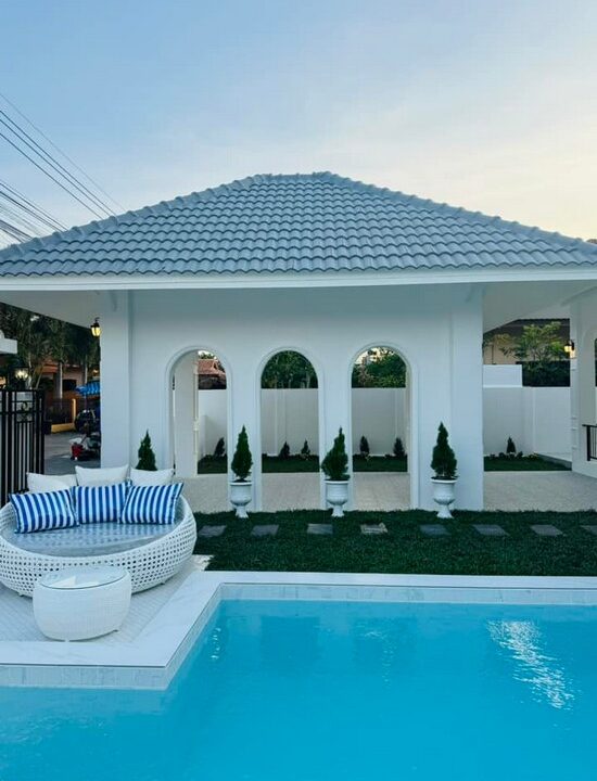 English Style Pool Villa House for Sale in Pattaya1