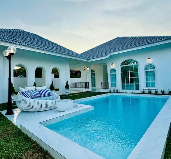 English Style Pool Villa House for Sale in Pattaya