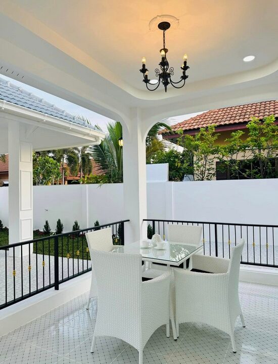 English Style Pool Villa House for Sale in Pattaya14