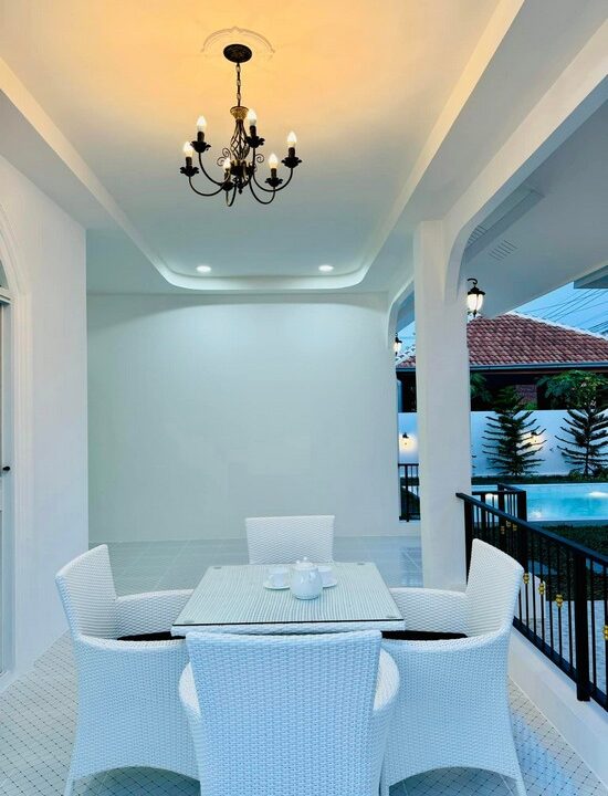 English Style Pool Villa House for Sale in Pattaya47