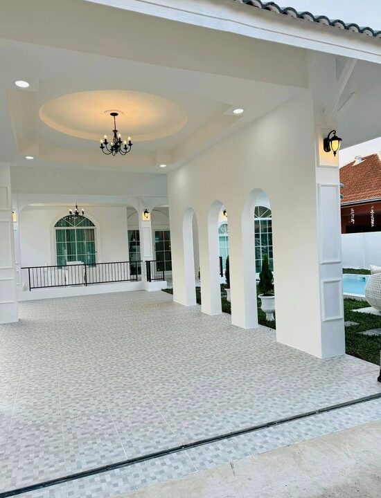 English Style Pool Villa House for Sale in Pattaya7