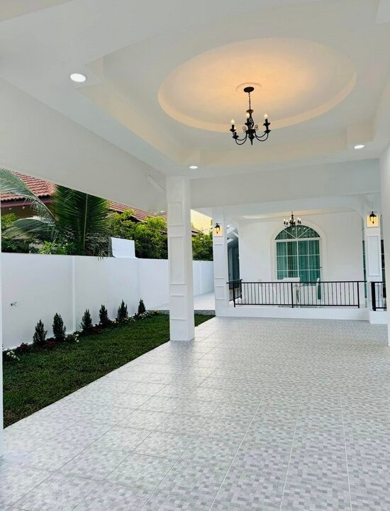 English Style Pool Villa House for Sale in Pattaya8