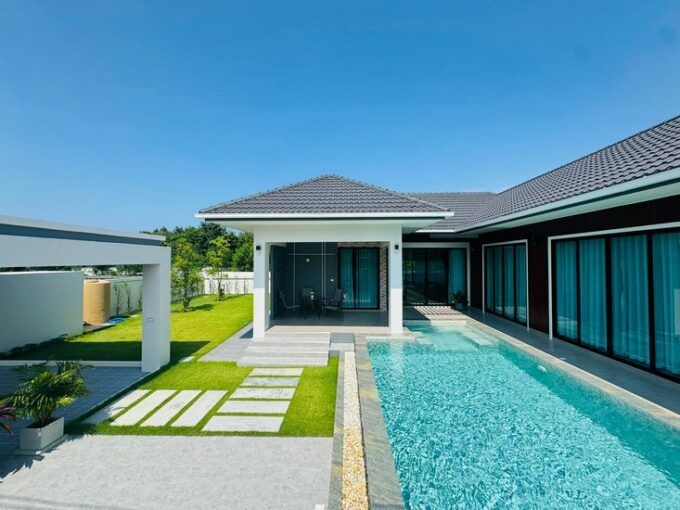 pool villa in Pattaya Soi Noenplubwan for sale