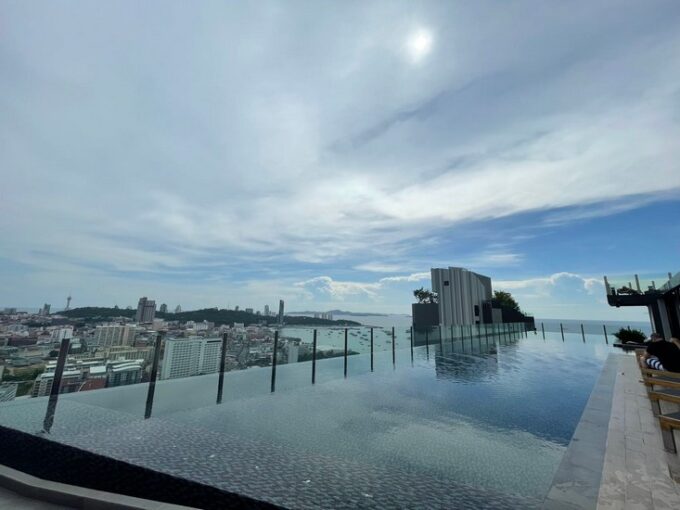 the base condominium pattaya