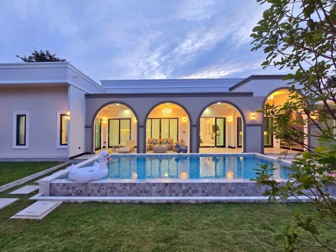 Affordable Luxury Pool Villa in Pattaya for Sale