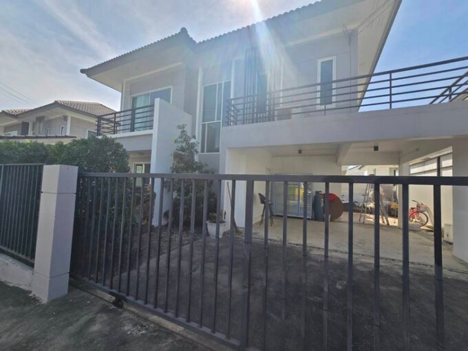 House in Housing Village Pattaya for Sale