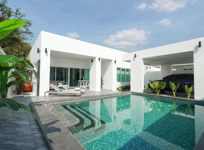 Modern European Style Pool Villa in Pattaya for Sale