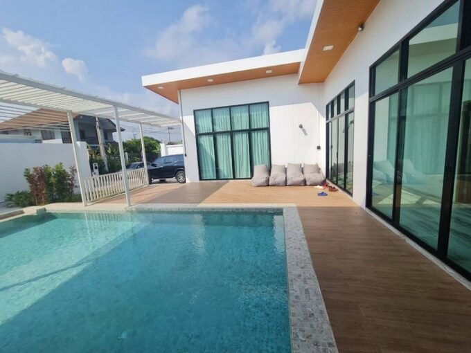 Pool Villa in Bang Saray for Sale