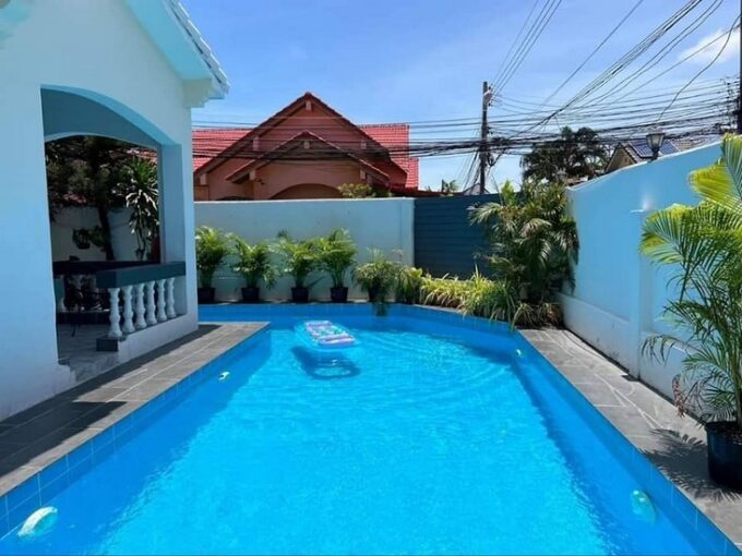 Pool Villa in Soi Thappaya Pattaya for Sale