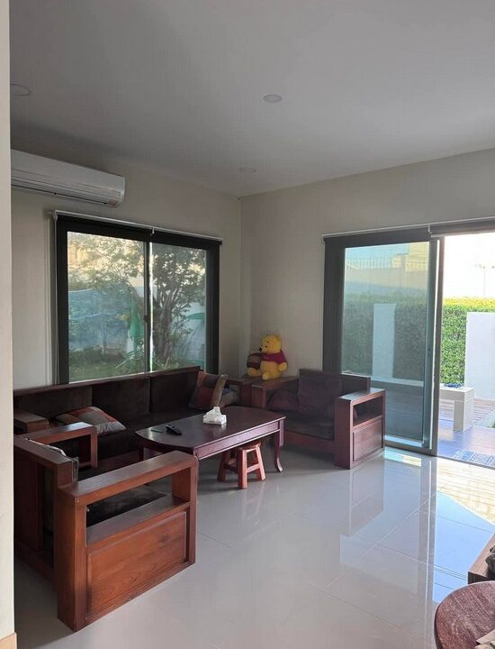 house pattaya for sale in a housing village9