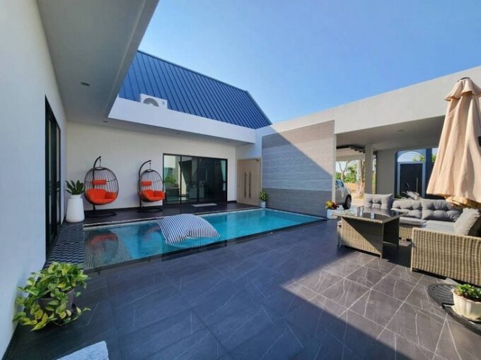 Luxury Pool Villa for Sale in Pattaya