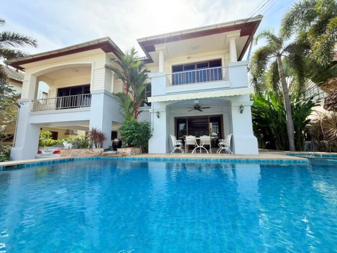 Pool Villa Pattaya 2Storey Soi Tungklomtarnman