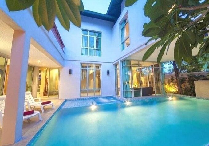 large pool villa for sale near jomtien beach pattaya