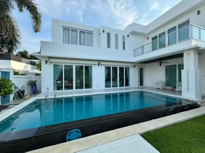 luxury pool villa for sale in pattaya jomtien